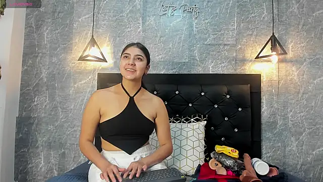 Snapshot of emberhodson chatting on 10, 10, 2025 emberhodson online show from 10, 10, 2025