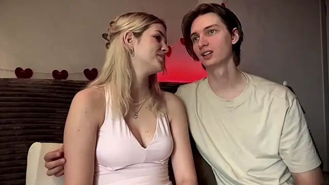 Snapshot of amandatalk chatting on 10, 9, 2025 amandatalk online show from 10, 9, 2025