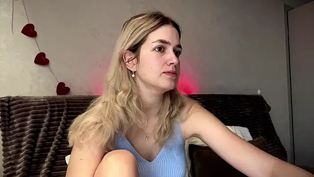 Snapshot of amandatalk chatting on 6, 10, 2025 amandatalk online show from 6, 10, 2025