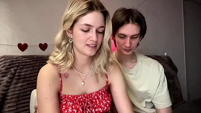 Snapshot of amandatalk chatting on 11, 9, 2025 amandatalk online show from 11, 9, 2025