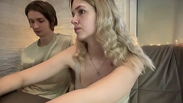 Snapshot of amandatalk chatting on 20, 11, 2025 amandatalk online show from 20, 11, 2025