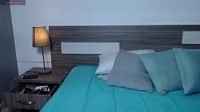 Liiamthompson online show from 21, 2, 2026