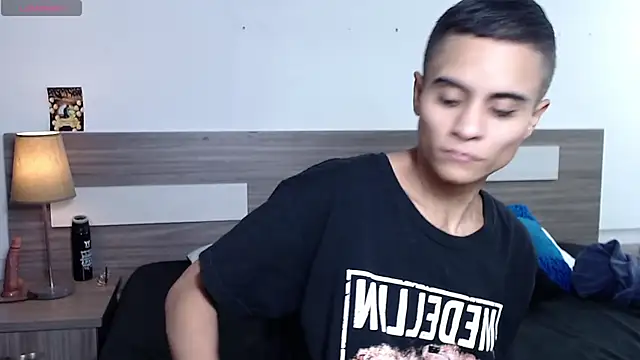 Liiamthompson online show from 16, 11, 2025