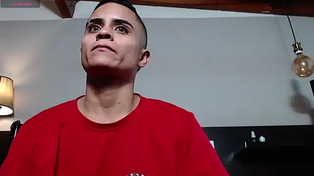 Liiamthompson online show from 17, 4, 2026