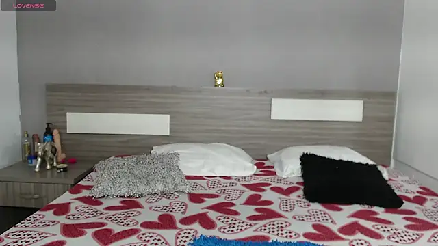 Liiamthompson online show from 22, 10, 2025