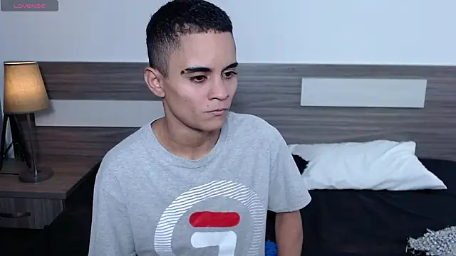 Liiamthompson online show from 5, 11, 2025