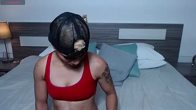 Liiamthompson online show from 14, 2, 2026