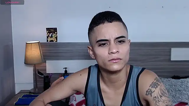 Liiamthompson online show from 23, 11, 2025