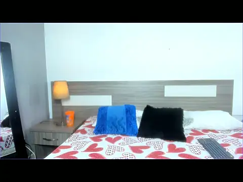 Liiamthompson online show from 1, 11, 2025