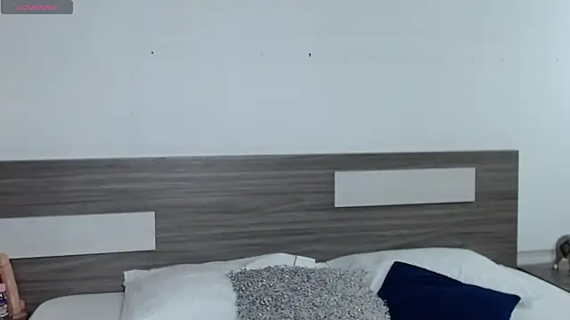 Liiamthompson online show from 11, 1, 2026