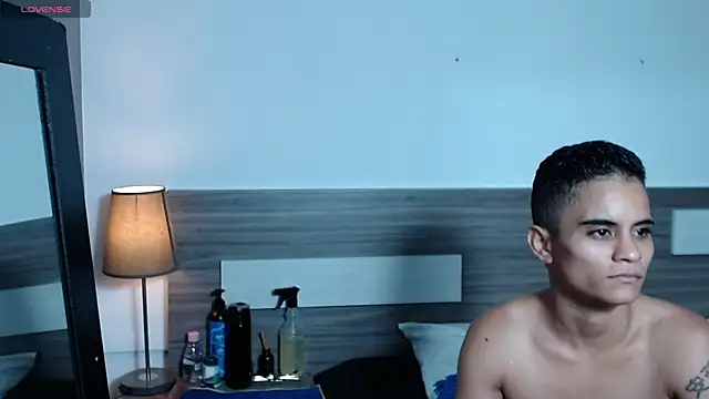 Liiamthompson online show from 5, 12, 2025