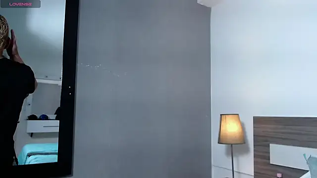 Liiamthompson online show from 10, 2, 2026