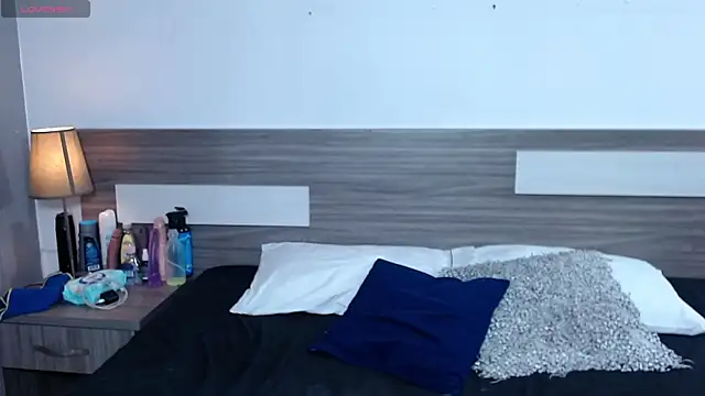 Liiamthompson online show from 7, 1, 2026