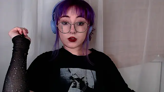 Snapshot of purplewitch chatting on 3, 2, 2026 purplewitch online show from 3, 2, 2026