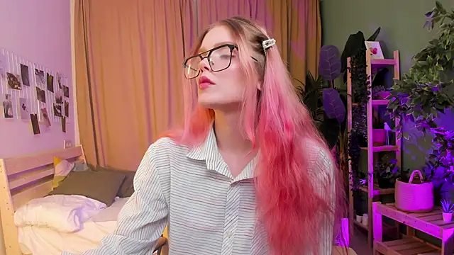 Gretchen Mol online show from 10, 1, 2026