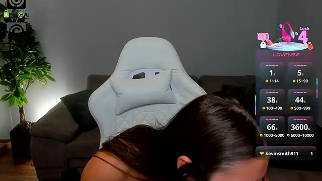 Snapshot of Anya-Ray chatting on 9, 10, 2025 Anya-Ray online show from 9, 10, 2025