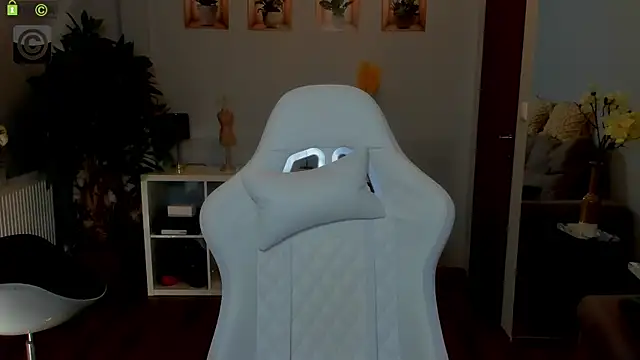 Snapshot of Anya-Ray chatting on 9, 11, 2025 Anya-Ray online show from 9, 11, 2025