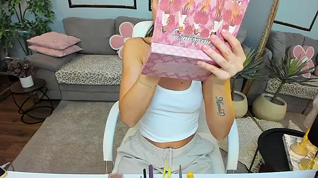 Anya-Ray online show from 13, 3, 2026