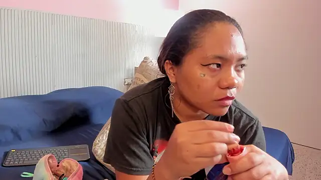 yeikafoxy online show from 7, 3, 2026