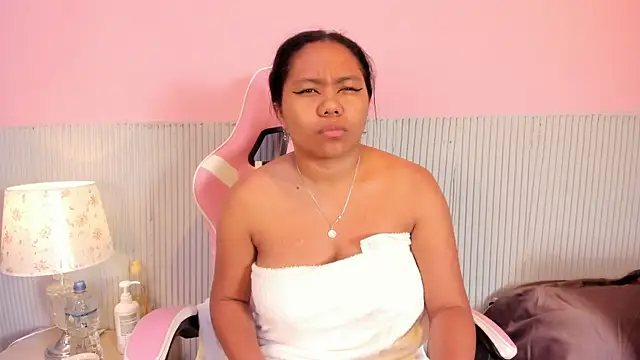 yeikafoxy online show from 1, 11, 2025