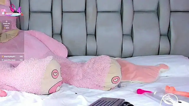 LucyRosse online show from 10, 3, 2025