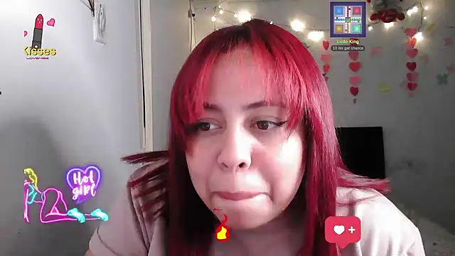 Snapshot of alexandraluv chatting on 4, 3, 2026 alexandraluv online show from 4, 3, 2026
