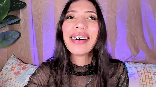 Snapshot of Miss_veronicaa2 chatting on 24, 6, 2026 Miss veronicaa2 online show from 24, 6, 2026