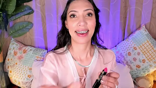 Snapshot of Miss_veronicaa2 chatting on 2, 6, 2026 Miss veronicaa2 online show from 2, 6, 2026