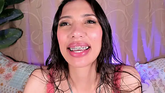 Snapshot of Miss_veronicaa2 chatting on 18, 6, 2026 Miss veronicaa2 online show from 18, 6, 2026