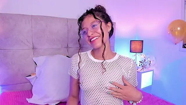 Snapshot of mac-sara chatting on 17, 3, 2025 mac-sara online show from 17, 3, 2025