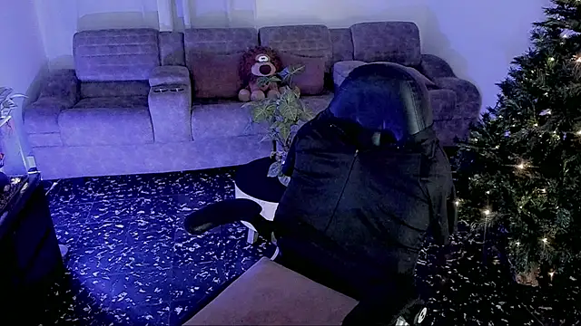 Dylan Milk online show from 5, 12, 2025