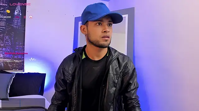 Max Conor1 online show from 10, 2, 2025