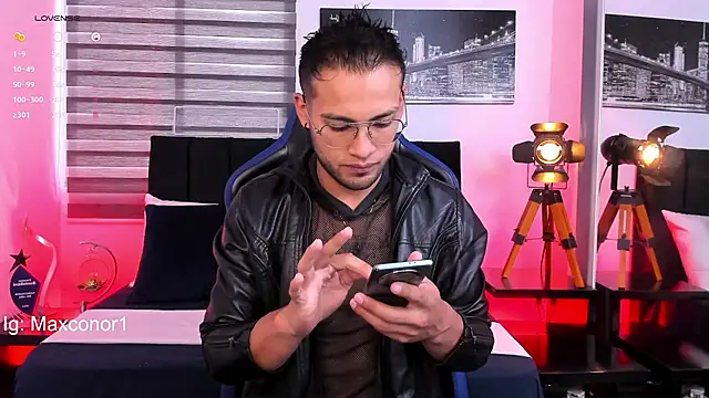 Max Conor1 online show from 18, 3, 2025