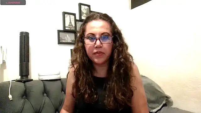 Snapshot of MirandaLatinaLovely chatting on 11, 6, 2026 MirandaLatinaLovely online show from 11, 6, 2026