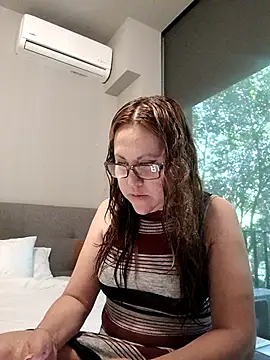 Snapshot of MirandaLatinaLovely chatting on 20, 6, 2026 MirandaLatinaLovely online show from 20, 6, 2026