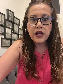 Snapshot of MirandaLatinaLovely chatting on 2, 6, 2026 MirandaLatinaLovely online show from 2, 6, 2026