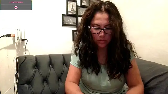 MirandaLatinaLovely online show from 18, 11, 2025