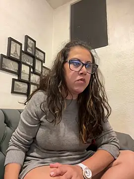 MirandaLatinaLovely online show from 16, 11, 2025