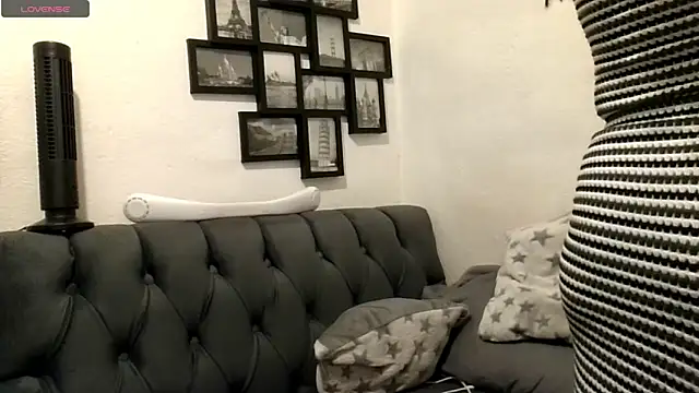 MirandaLatinaLovely online show from 29, 4, 2026