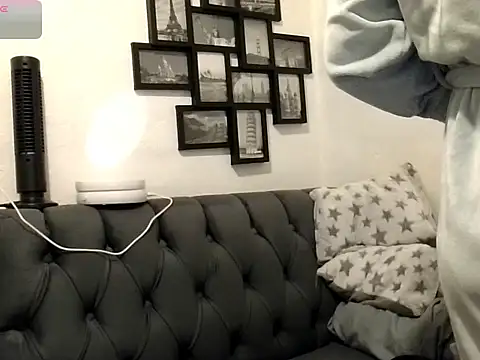 MirandaLatinaLovely online show from 5, 4, 2026