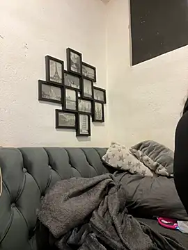 MirandaLatinaLovely online show from 11, 1, 2026