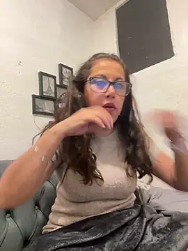 MirandaLatinaLovely online show from 21, 12, 2025