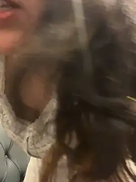 MirandaLatinaLovely online show from 1, 12, 2025