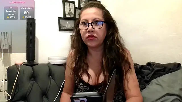MirandaLatinaLovely online show from 28, 3, 2026