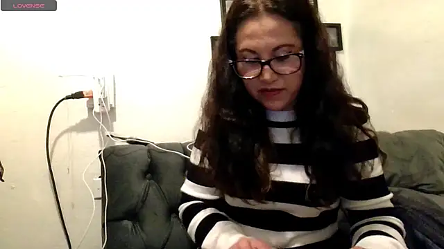 MirandaLatinaLovely online show from 18, 12, 2025