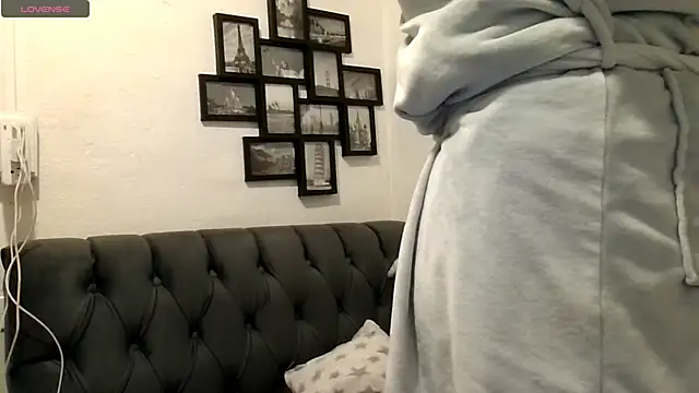 MirandaLatinaLovely online show from 18, 2, 2026