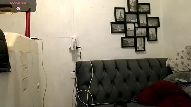 MirandaLatinaLovely online show from 4, 12, 2025