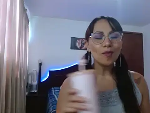 Snapshot of AloLovely_ chatting on 14, 4, 2026 AloLovely online show from 14, 4, 2026