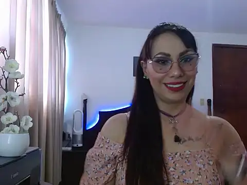 Snapshot of AloLovely_ chatting on 2, 4, 2026 AloLovely online show from 2, 4, 2026