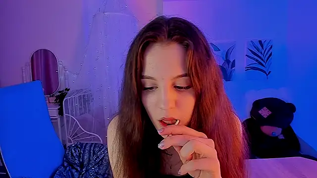 MilaStoyne online show from 4, 3, 2025